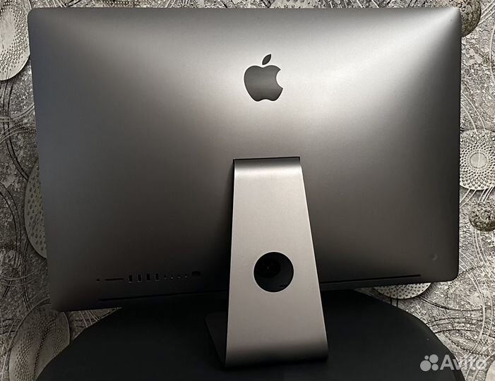 iMac Pro 2017 Xeon 64GB 1TB SSD Видеопамять 16GB