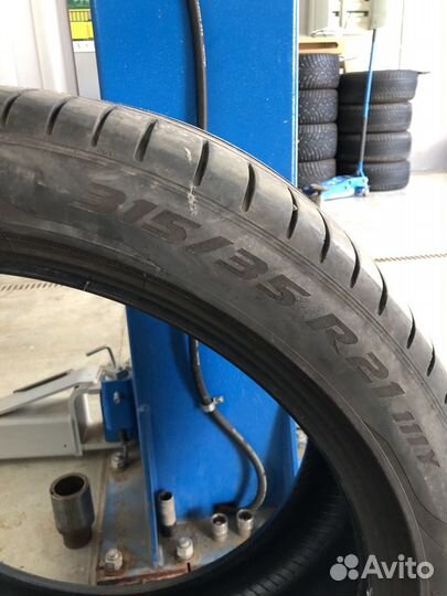 Pirelli P Zero 275/40 R21 и 315/35 R21