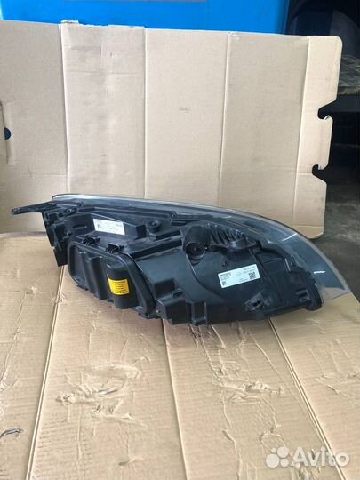 Левая фара Volvo V40 2014