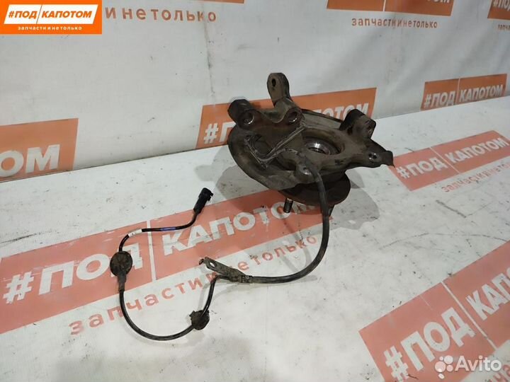 Кулак передний правый Mitsubishi Outlander 2 2007