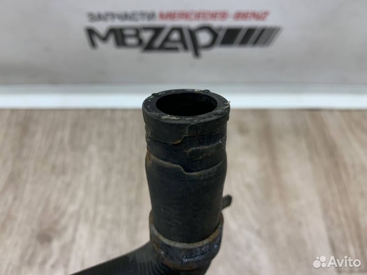 Патрубок системы охлаждения Mercedes W204 C 204