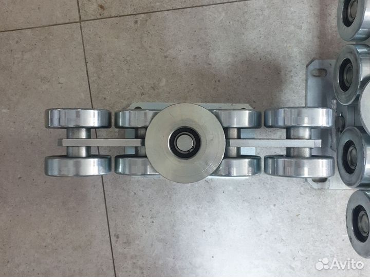 Опора роликовая для балки 138х144х6 мм. Doorhan