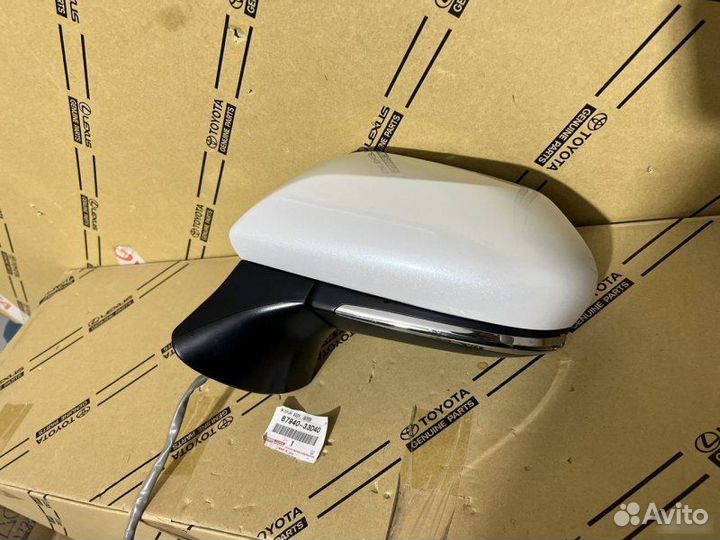 Зеркало левое Toyota Camry 70