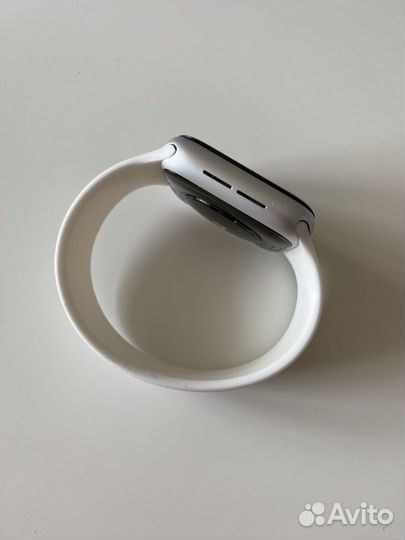 Ремешок силиконовый на часы Apple Watch