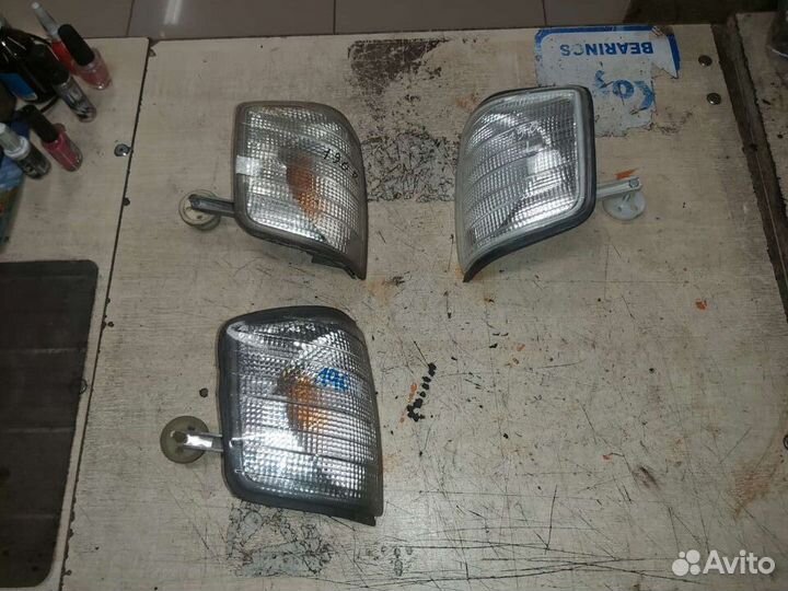 Указатель поворота левый и правый Mercedes W201