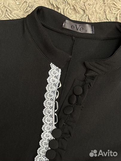 Платье черное с рюшами