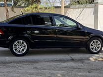 Opel Astra 1.6 MT, 2011, 218 350 км, с пробегом, цена 650 000 руб.