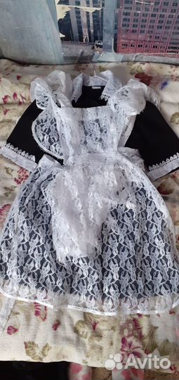 Школьное платье с фартуком черное