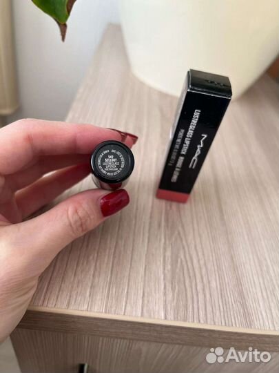 Губная помада MAC