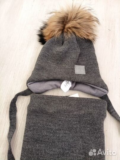 Новый комплект шапка и снуд