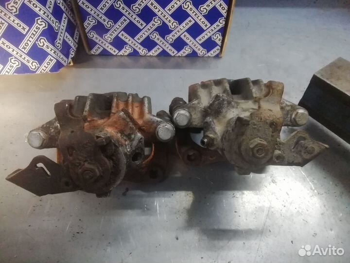 Задней правый суппорт audi A3 (8L1) / VW golf IV/b