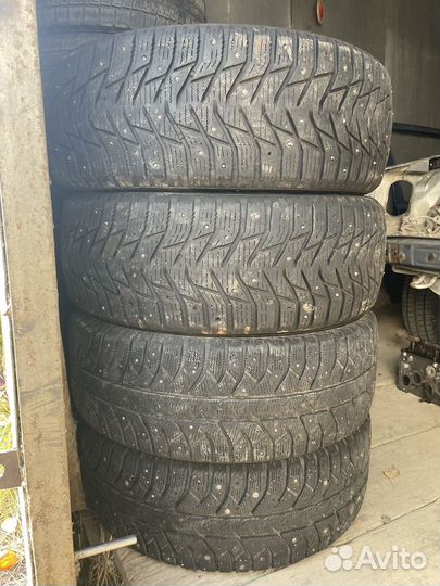 Bridgestone Ice Cruiser 7000 205/55 R16