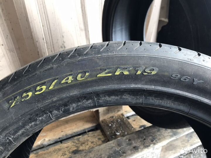 Pirelli P Zero 255/40 R19 96Y