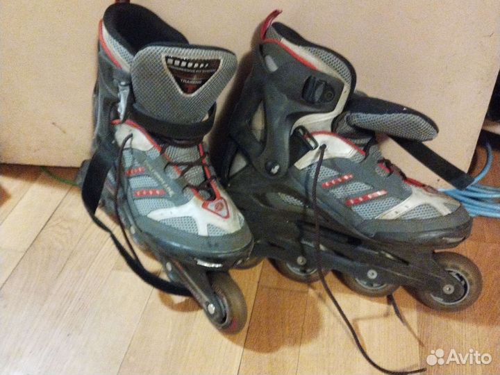 Роликовые коньки