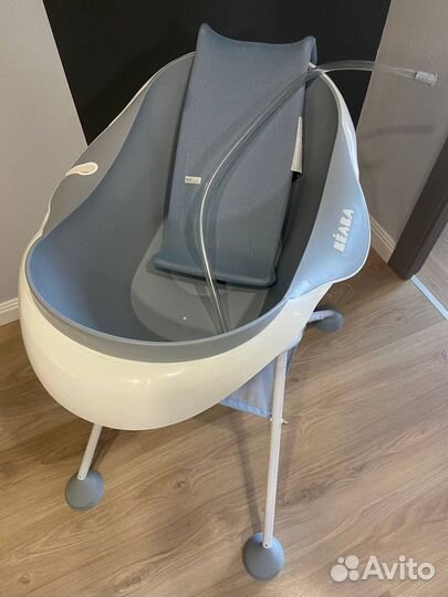 Детская ванночка с подставкой и шезлонгом beaba