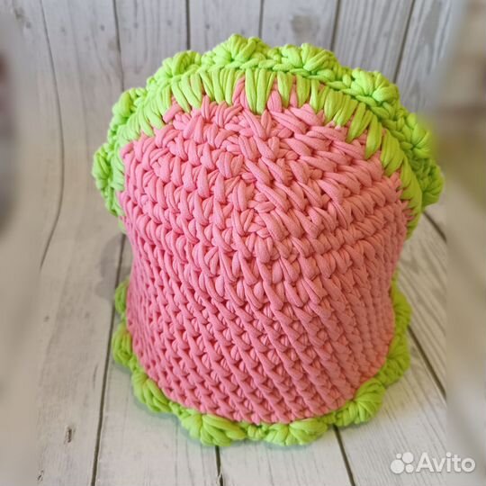 Вязаная люлька для куклы