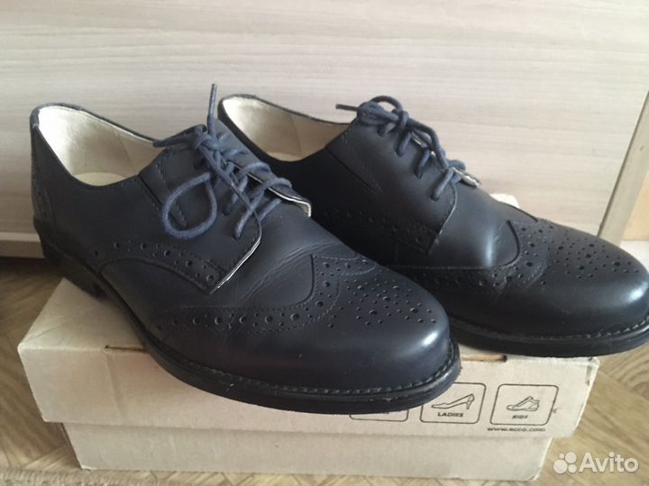 Много обуви натуральная кожа 34-35