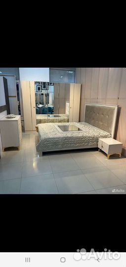 Спальный гарнитур Лаура