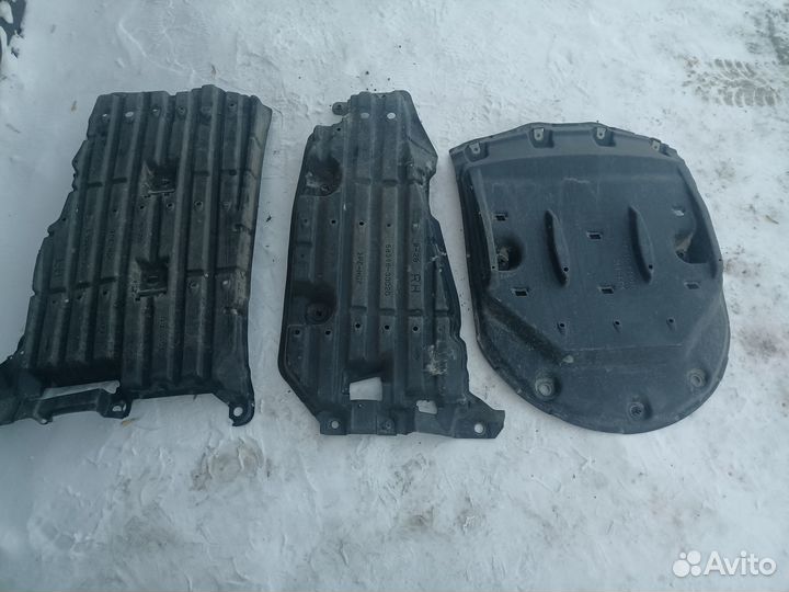 Задняя защита Камри 50