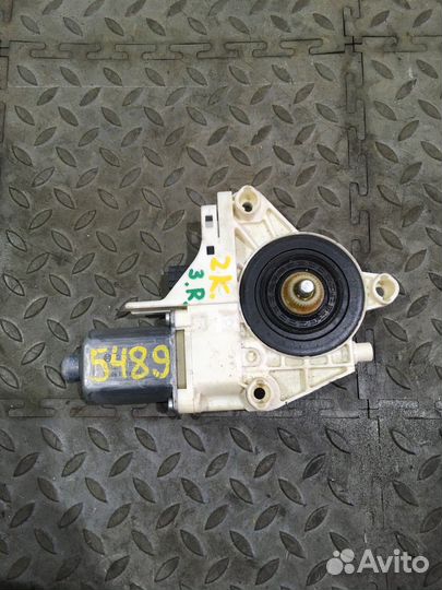 Моторчик стеклоподъемника передний левый