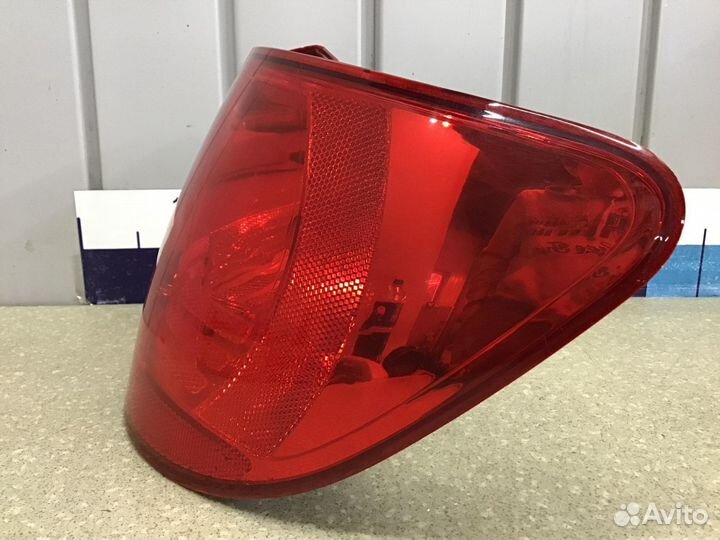 Фонарь задний наружный правый Kia RIO 2005-2011