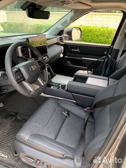 Toyota Sequoia 3.5 AT, 2022, 1 км