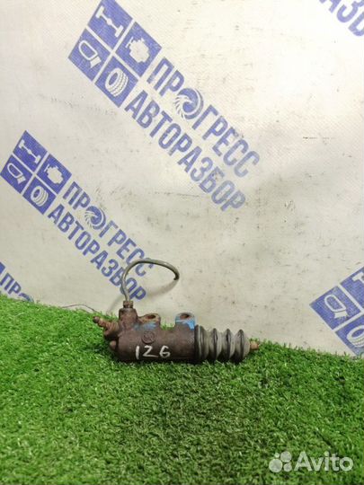 Рабочий цилиндр сцепления Toyota Corolla седан 1.4