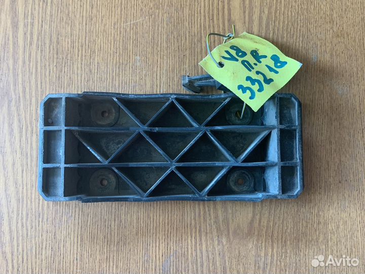 Кронштейн бампера Audi V8