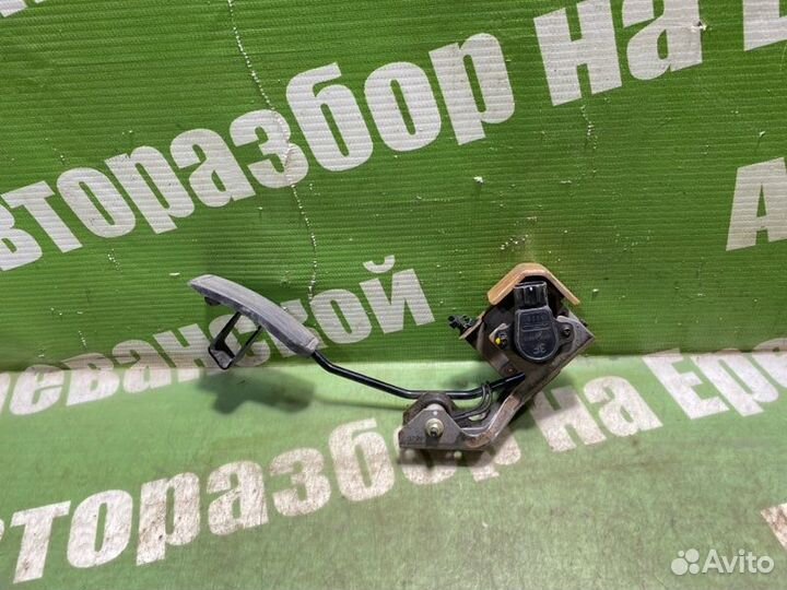 Педаль газа Infiniti G35 V35 VQ35DE 2003