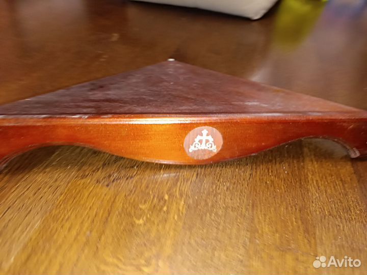 Полка под иконы угловая