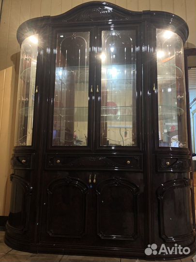 Буфет, витрина