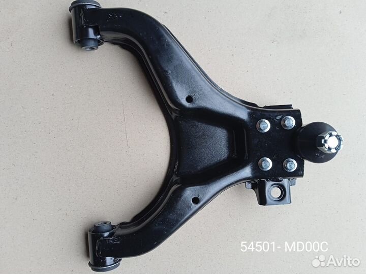 Рычаг подвески нижний левый Nissan Cabstar F24