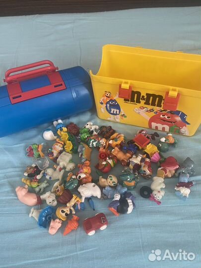 Диспенсер от конфет m&m