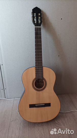 Классическая гитара Veston C-45A вместе с чехлом