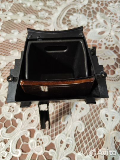 Вещевой ящик и ручка замка подлокотника w211
