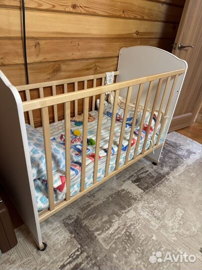 Детская кроватка