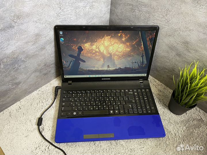 Шустрый ноутбук Samsung 2 видеокарты