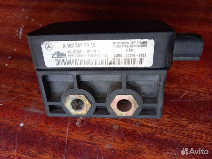 Датчик ускорения Mercedes ML163