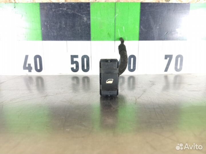 Кнопка стеклоподъемника Peugeot 408 2012-2021