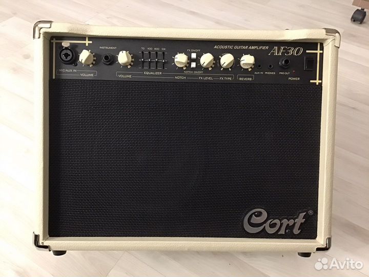 Комбоусилитель Cort AF30 + чехол