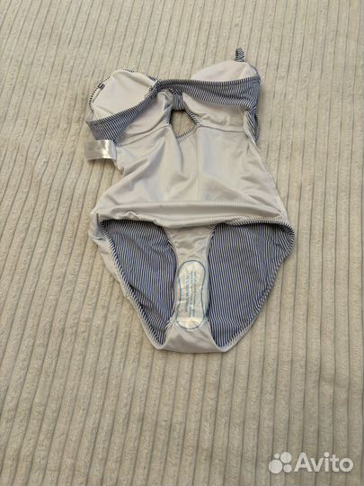 Купальник слитный новый S