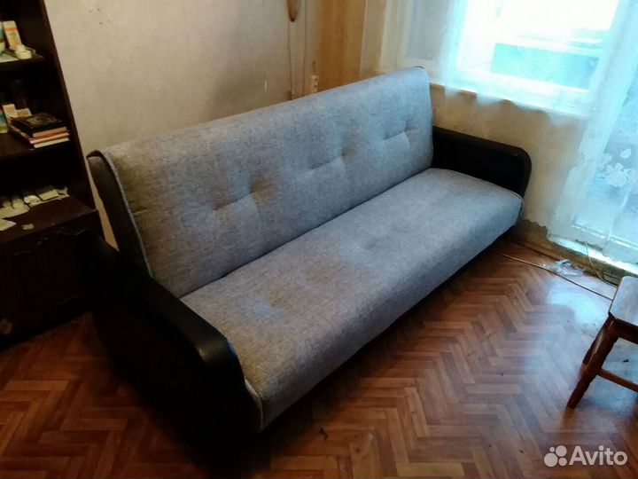 Диван