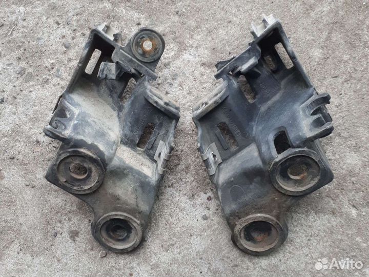 Кронштейн крепления порога ауди олроад А6С5