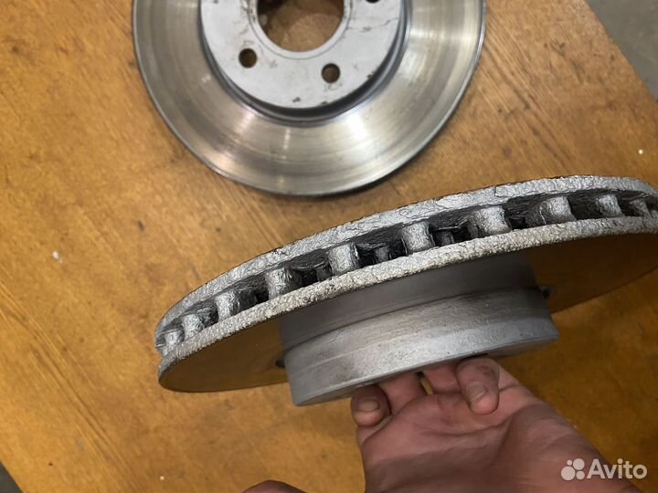 Передние тормозные диски (+колодки) ford focus 3