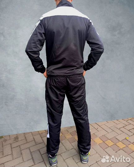 Спортивные костюмы Adidas