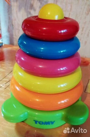 Пирамидка Tomy