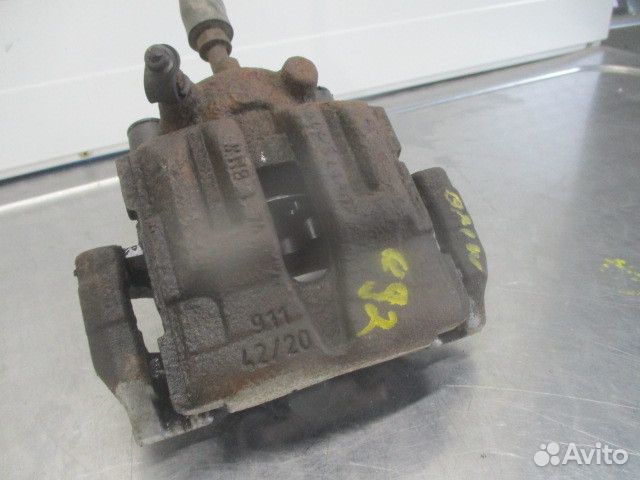 Суппорт передний правый Bmw 3-Series E92