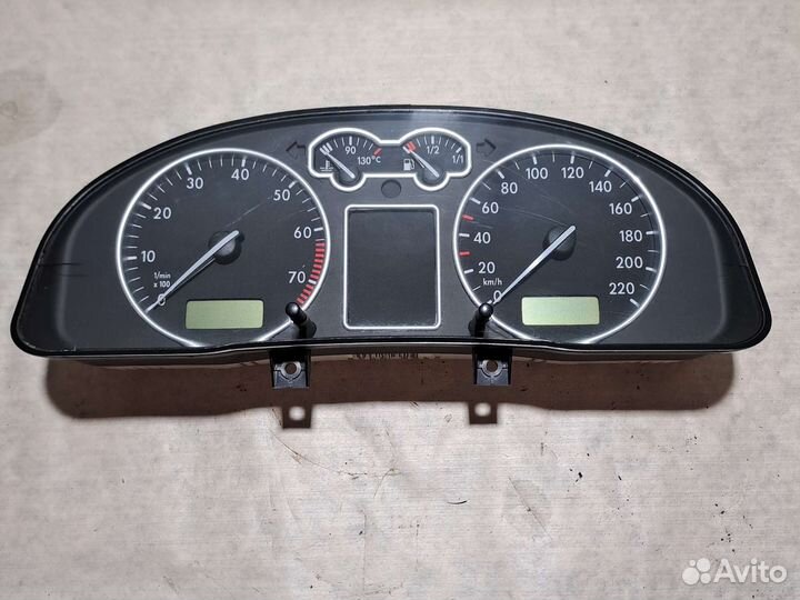 Щиток приборов Volkswagen Passat B5 МКПП