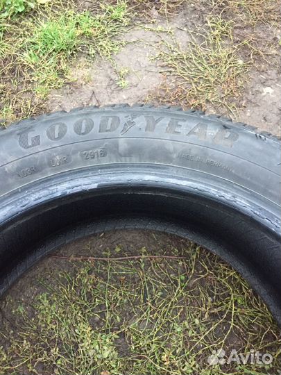 Goodyear UltraGrip Ice 2 215/55 R17 98T