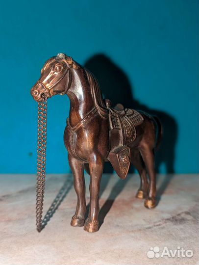 Лошадь. Статуэтка (фигурка)